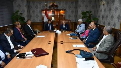 “صبحي" يبحث مع اللجنة العلمية نتائج مشروع الموهبة والبطل الأوليمبي