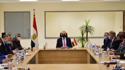 «الري»: استعراض موقف تنفيذ مشروعات الخطة الاستثمارية للعام المالي الحالى