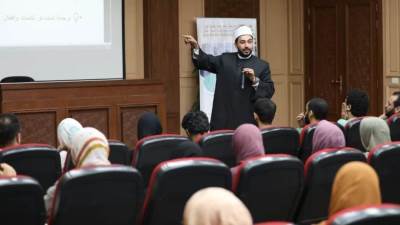 "الأزهر للفتوي" يختتم دورتين لتأهيل المقبلين على الزواج في نفس الوقت 