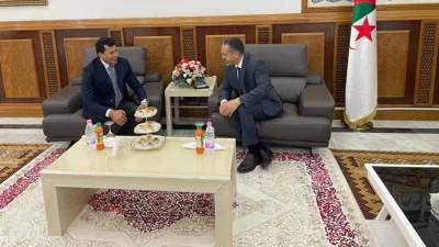 "صبحى" يصل إلى الجزائر لحضور افتتاح بطولة ألعاب البحر المتوسط 