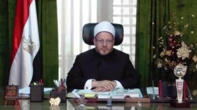 هل كفاية الفقراء والمحتاجين وعلاج المرضى وغيرها مقدمة على الحج؟.. المفتي يجيب