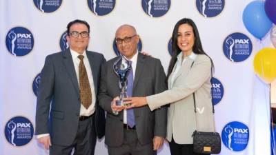 "مصر للطيران" للخدمات الجوية تحصل على جائزة دولية في تميز خدمة الغذاء