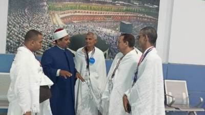 "البحوث الإسلامية" تواصل فعالياتها لتوعية الحجاج قبيل سفرهم لبيت الله الحرام 