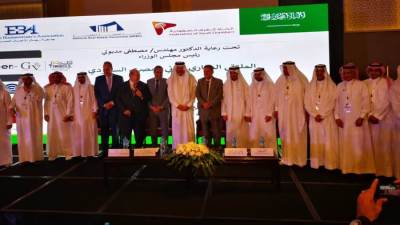 "وزير قطاع الأعمال" يعرض فرصاً للاستثمار العقاري على وفد رجال الأعمال السعوديين