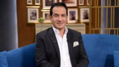 محمد ثروت عبر الفيسبوك: "بفضل الله وبدعواتكم اجتزت ازمة القلب"