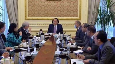 "مدبولي" يوجه بالإسراع في تنفيذ المشروعات الجارية بشرم الشيخ استعدادًا لاستقبال Cop27