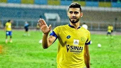 سقوط مفزع "لباهر المحمدي" في مباراة الإسماعيلي وغزل المحله وتدخل الإسعاف 