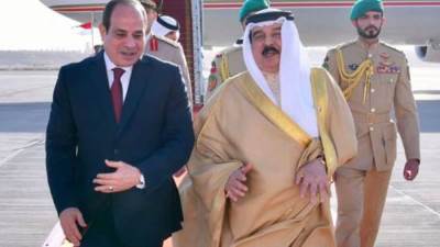 ملك البحرين يستقبل الرئيس السيسى بقصر الصخير الملكى