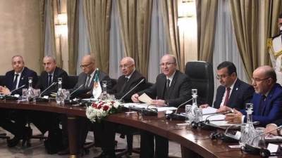 "الوزير الجزائري" يؤكد ضرورة تكثيف التعاون والشراكة مما يسهم في مجابهة التحديات 