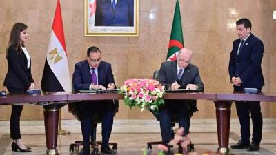 "مدبولي" و"نظيرة الجزائري" يشهدان مراسم توقيع عدد من الوثائق في عدة مجالات