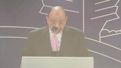 «شعراوي» يشارك في جلسة تطوير المدن بالحلول المبتكرة والتكنولوجيا بالمنتدى الحضري ببولندا