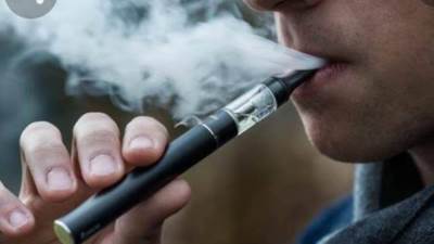 رسالة شديدة التحذير من مصلحة الضرائب من التدخين الإلكتروني والكحوليات.. تفاصيل