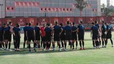 "سواريش" يقود مران الأهلي الأخير قبل مواجهه بتروجت غداً