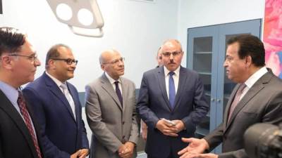وزير التعليم العالي يزور جامعة قناة السويس ويفتتح عددًا من المنشآت الطبية