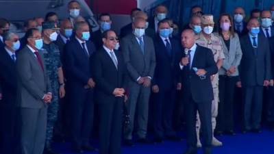 السيسي يتفقد محطة بدر الخاصة بالقطار الكهربائي الخفيف