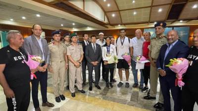 «صبحي» يستقبل «بسنت حميدة وإيهاب عبدالرحمن» بعد عودتهم من ألعاب البحر المتوسط