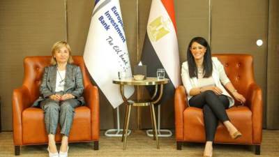 وزيرا التعاون والطيران يناقشان برامج التعاون المشتركة بين مصر وبنك الاستثمار الأوروبي