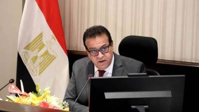 "عبدالغفار" يناقش مقترحاً لإطلاق مبادرة لخفض معدلات الولادة القيصرية 