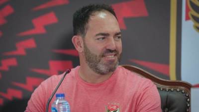 "سواريش" يعلن تشكيلة الأهلي في مواجهه الجونه الليلة بالدوري 