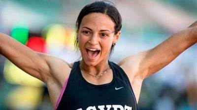 فخورين بكِ..صلاح يهنئ العداءة المصرية بسنت حميدة 