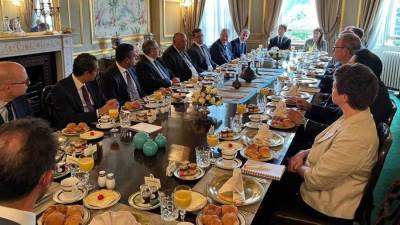 "شكري" يستعرض مسيرة الاصلاح الاقتصادي على ممثلي مجتمع الأعمال والمؤسسات التمويلية ببريطانيا