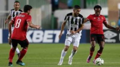 بعد فشل ضم بن رمضان للأهلي القندوسي علي الرادار