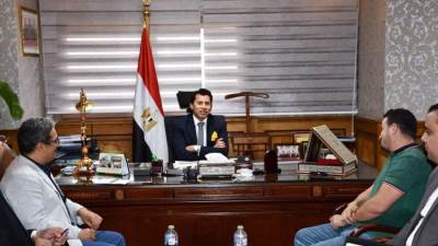 وزير الرياضة يبحث تجهيزات إقامة أول حاضنة للألعاب الإلكترونية