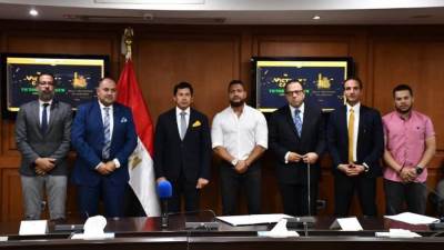 وزير الرياضة يشهد توقيع عقد إنشاء أول فرع لسلسلة "جيم فيكتوري كامب"