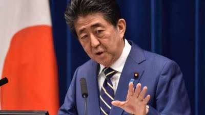 وفاة رئيس الوزراء الياباني السابق عقب اغتياله