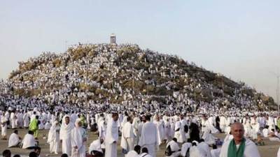 بث مباشر..  اداء مناسك الحج على صعيد عرفة