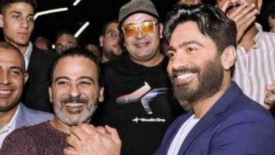 تامر حسني يفجر مفاجأة بالظهور الأول لأحمد عزمي بعد أزمته الأخيرة
