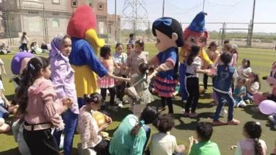 مراكز الشباب تقدم العديد من الفقرات وتوزيع الهدايا للأطفال أحتفالاً بالعيد