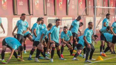 الأهلي ينهي مرانه الأخير استعدادًا لمباراة فيوتشر غداً 