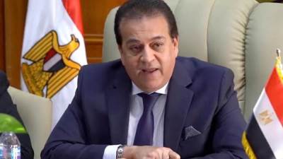 "عبدالغفار" يستعرض تقريراً حول استعداد جامعة شرق بورسعيد التكنولوجية لبدء الدراسة 