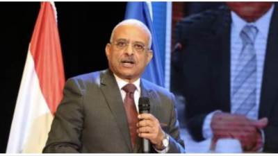 محافظ السويس يعتمد التعريفة الجديدة للمواصلات الداخلية والخارجية والتاكسى.. بالصور