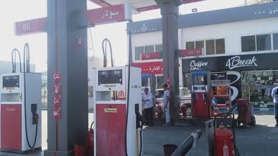 وزير التموين يتابع  تنفيذ أسعار الوقود الجديدة بمحطات الوقود