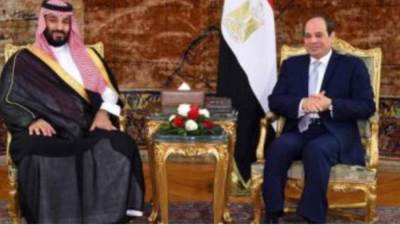 ولي العهد السعودي محمد بن سلمان يتسقبل الرئيس السيسي في مطار جدة