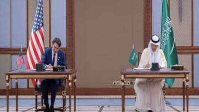 المملكة والولايات المتحدة توقعان اتفاقية شراكة في تقنيات الجيلين الخامس والسادس