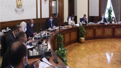 «مدبولي» يعقد اجتماعاَ لمتابعة الإجراءات الخاصة بالتوسع فى تطبيق برامج الحماية الاجتماعية