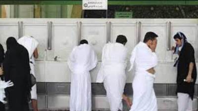 شؤون المسجد النبوي: تحليل 60 عينة يوميًا للتأكد من سلامة ماء زمزم