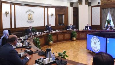 "مدبولي" يعقد اجتماعاً لمتابعة تحضيرات استضافة مصر للدورة الـ27 لتغير المناخ