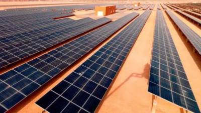 العاصمة الإدارية تطرح أكبر مشروع في العالم لتوليد الكهرباء من الطاقة الشمسية 