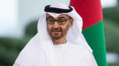 محمد بن زايد يبدأ اجتماعا مع الرئيس الفرنسي