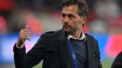 اتحاد الكرة يدرس صرف النظر عن تعاقده مع الفرنسي باتريس بوميل