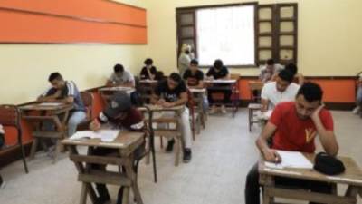 منذ قليل.. بدأ طلاب الثانوية العامة امتحان الجبر والهندسة الفراغية