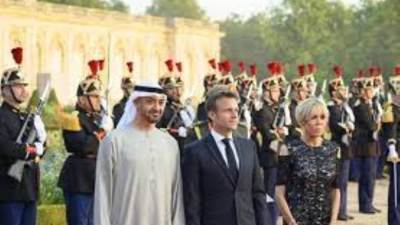 محمد بن زايد يزور النصب التذكاري للجندي المجهول في باريس