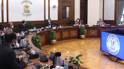 «مدبولي» يتابع تنفيذ تكليفات الرئيس بإنشاء 200 ألف وحدة سكنية بالقاهرة