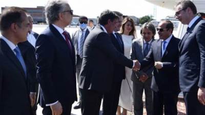 الرئيس عبد الفتاح السيسي ونظيره الصربي يستعرضان حرس الشرف  