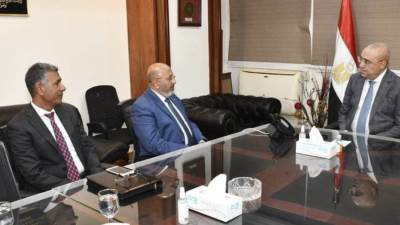 وزير الإسكان يستعرض كراسة الشروط العامة الموحدة لمشروعات المياه والصرف