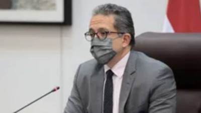 وزير السياحة: التصوير متاح في الشوارع للمصريين والآجانب مجانا